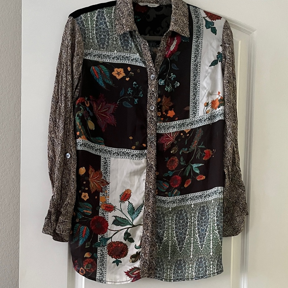 John Mark Artistic Multicolor blouse 💐Sz.small/med.